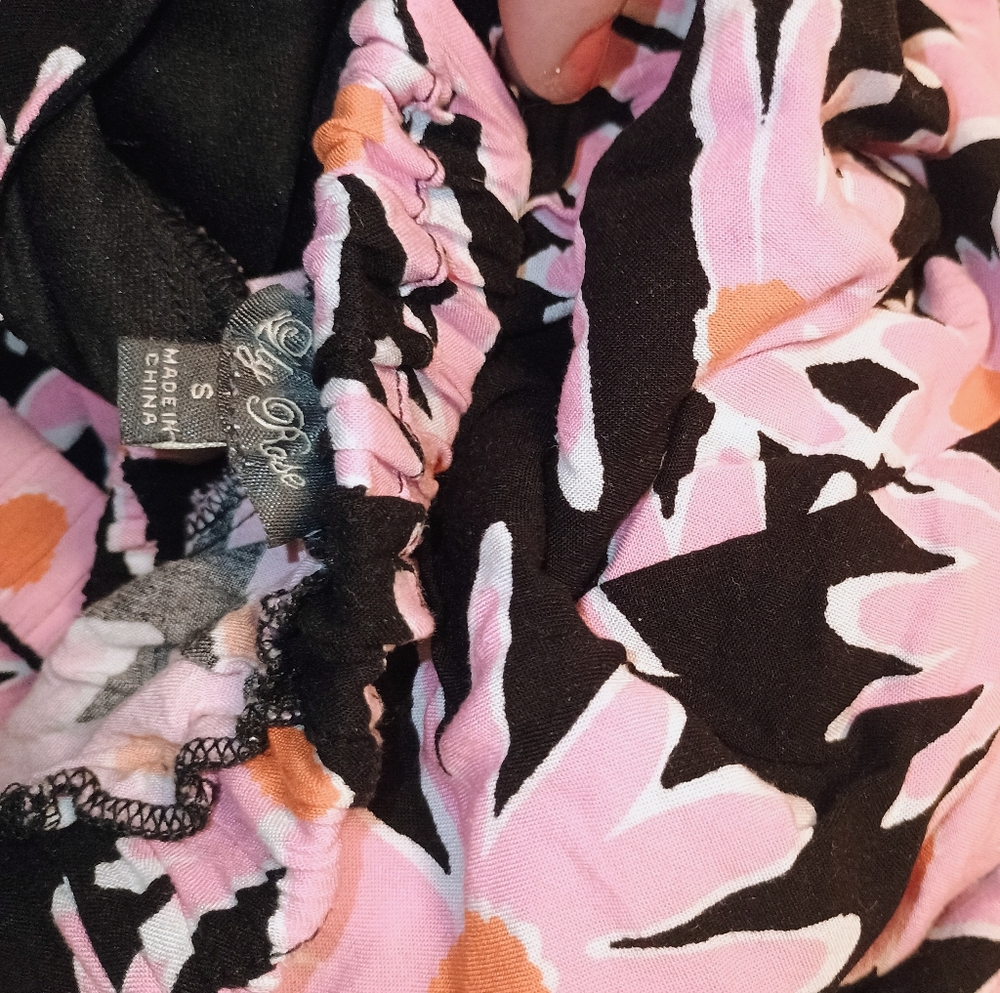 Floral Black and Pink Romper - Picture 4 of 4